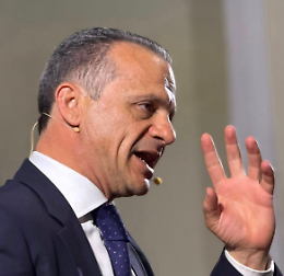De Luca apre a Lombardo: &laquo;Pronti al confronto per un polo autonomista alternativo a Schifani&raquo;
