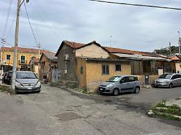 Spiraglio per i residenti di via La Rocca: case assegnate, ma al momento restano nel degrado