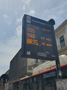 A Catania attese oltre un'ora sulla linea 935: passeggeri senza informazioni