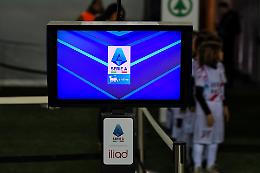 Calcio, terremoto arbitri: l'inchiesta punta ai vertici dopo le rivelazioni dei varisti