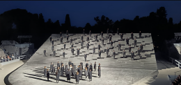 Trionfo per &ldquo;Antigone&rdquo;: repliche verso il sold out e il regista Carsen premiato &laquo;per la trilogia-capolavoro&raquo;