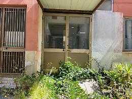 Ex sede del Decimo quartiere di via Cile: abbandono e degrado nel rione San Licandro