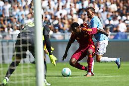 Il derby Roma-Lazio spostato a luned&igrave; sera alle 20,45: cambia il calendario di tutte le squadre in corsa per la Champions