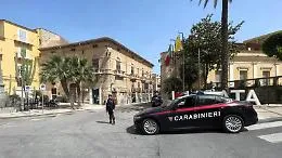Blitz dei carabinieri tra Licata e Ravanusa: giro di vite su lavoro nero, droga e armi. Sospeso un ristorante