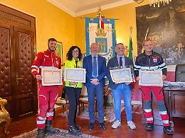Eroi in camice e coraggio: Agrigento premia gli operatori del 118 aggrediti a San Calogero
