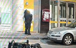 L'ordigno non esplode, fallisce il colpo alla Posta di via Canfora