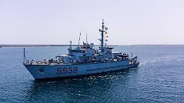 Partite da Augusta le due navi cacciamine italiane per raggiungere il Golfo Persico. Crosetto: &laquo;Solo se l'Iran sar&agrave; d'accordo&raquo;