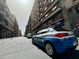 Furto goloso in un supermercato: ruba oltre 100 barrette di cioccolato ma viene scoperta