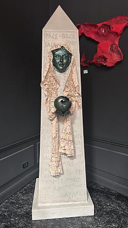  "Mother of peace", una stele alla stazione metro Fontana per dire no alle guerre
