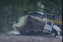 Locomotore travolge camion per lo spurgo in Virginia