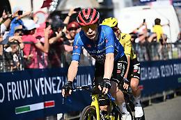 Le mani di Vingegaard sul Giro d'Italia, bene gli italiani Pellizzari e Piganzoli in top 10 della generale
