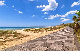 Spiagge a misura di bambino, Menfi conquista la Bandiera Verde 2026: &egrave; record in Sicilia