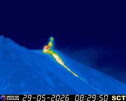 Nuovo flusso lavico sullo Stromboli: effusione riparte nella Sciara del Fuoco