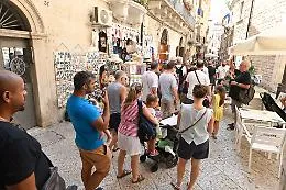Caro-vacanze anche in Italia: hotel, villaggi e traghetti pi&ugrave; costosi per la guerra e il carburante