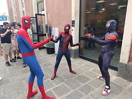 Dai meme alle armature, fino ai costumi iconici: le foto di EtnaComics