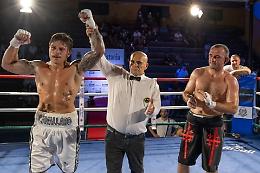 Boxe: Salvatore "Occhi di Tigre" Cavallaro incanta il pubblico del PalaAbramo e trionfa al terzo incontro tra i professionisti