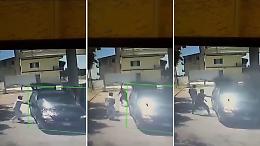 Braccianti bruciati vivi: il video shock mostra i killer bloccare le portiere. Il racconto del superstite
