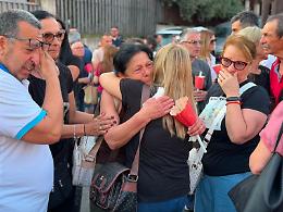Il femminicidio di Misterbianco, la fiaccolata per Alessandra: &laquo;Dio ci perdoni per non aver saputo evitare la tragedia&raquo;