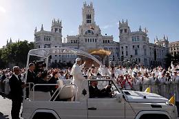 Seconda giornata a Madrid di Papa Leone: saluti, benedizioni e consegna della chiave d'oro della citt&agrave;