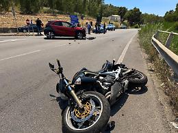 Incidenti ad Agrigento: scontro bus-auto sulla statale 115 e pauroso volo in moto a Villaseta