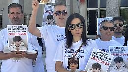 Caso Giadone, esposto dei genitori: &laquo;La preside convinse i compagni a non manifestare per Gabriele&raquo;