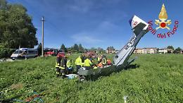 Aereo da turismo si schianta vicino ad un centro abitato nel Comasco: due feriti