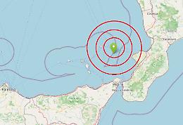 Terremoto nel Tirreno, scossa 4.7: l'incubo sismico continua ma la profondit&agrave; ci salva 