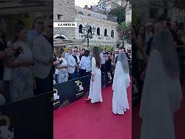 Guia Jelo sul red carpet del Taormina Film Festival con la figlia: &laquo;Ecco il mio futuro&raquo;