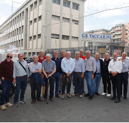 Al Vaccarini dopo 50 anni: la 5B ritorna tra banchi e ricordi