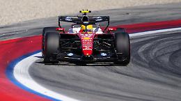La prima volta non si scorda mai: Hamilton re di Spagna con la Ferrari