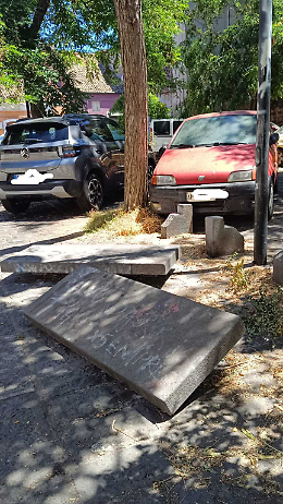 Panchina distrutta in piazza Campo Trincerato: appello al sindaco