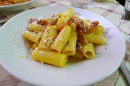 Le 5 regole d'oro per non rinunciare ai carboidrati e alla pasta (che non fa ingrassare se sai come mangiarla) 