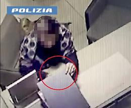 Furti in due gioiellerie di Catania, denunciata una 44enne