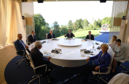 Trump al G7: "Ora tocca all'Ucraina". L'Europa in campo per Hormuz