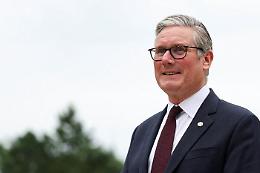 Fregata russa spara colpi d'avvertimento a uno yacht britannico, Starmer: "Avventati ma non ostili"