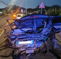Violento scontro tra due auto lungo la circonvallazione di Belpasso: sei feriti e strada chiusa per ore