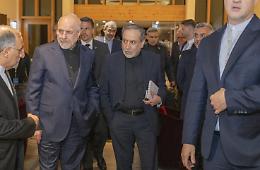 Il nodo di Hormuz, l'uranio iraniano e il Libano sul tavolo del vertice Usa-Iran in Svizzera: sessanta giorni per l'accordo tecnico 