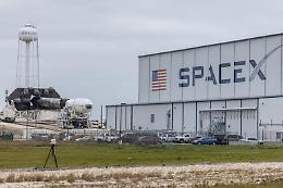 Fine della luna di miele per SpaceX? Gli investitori guardano gi&agrave; oltre (e il titolo scende)