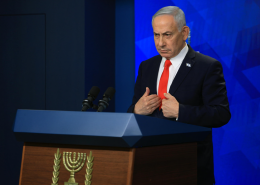 Netanyahu, un leader in declino che resiste per la guerra