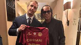 Ronaldinho e Ravenna, insieme per un sogno. Ieri al &laquo;Cipriani Miami&raquo; la presentazione del brasiliano
