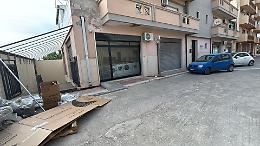 Audace furto nella notte a Vittoria, rubano in un negozio di elettrodomestici