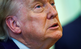 Trump  crolla nei sondaggi, soddisfatti solo 3 americani su 10. E il Senato approva una mozione contro la guerra in Iran