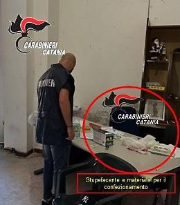 Cocaina, ketamina, hashish e marjuana: rider della droga arrestato a Catania