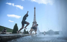 Parigi si sveglia con 14 gradi, "ma dal 6 luglio torner&agrave; l'afa"