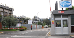 Pfizer annuncia lo stop definitivo a Catania del Pen e delle siringhe Mtx: oltre 300 esuberi