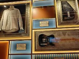 I cimeli e i locali: ecco le immagini del nuovo Hard Rock Caf&egrave; di Palermo 