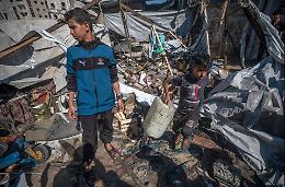 Gaza, 1.000 giorni di guerra e 21mila bambini uccisi.  Save the Children: &laquo;Una generazione distrutta&raquo;