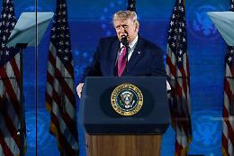 Trump trasforma il 4 luglio a Mount Rushmore in un comizio