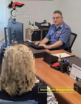 Intrusioni continue nella casa dell'ex moglie, stalker fermato durante le minacce alla donna e ai figli