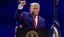 Trump e i 250 anni degli Stati Uniti: la festa dell&rsquo;America si trasforma in un discorso di battaglia contro il comunismo